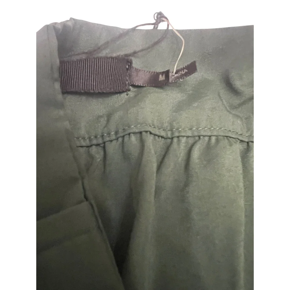 Boutique Women Olive Green High Rise Pleated Shorts Button Detail Size Medium